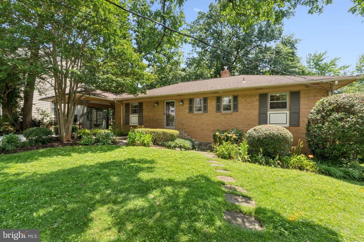 2647 S KENT ST, ARLINGTON, Virginia 22202, 4 Bedrooms Bedrooms, ,3 BathroomsBathrooms,Residential,For sale,2647 S KENT ST,VAAR2060154 MLS # VAAR2060154