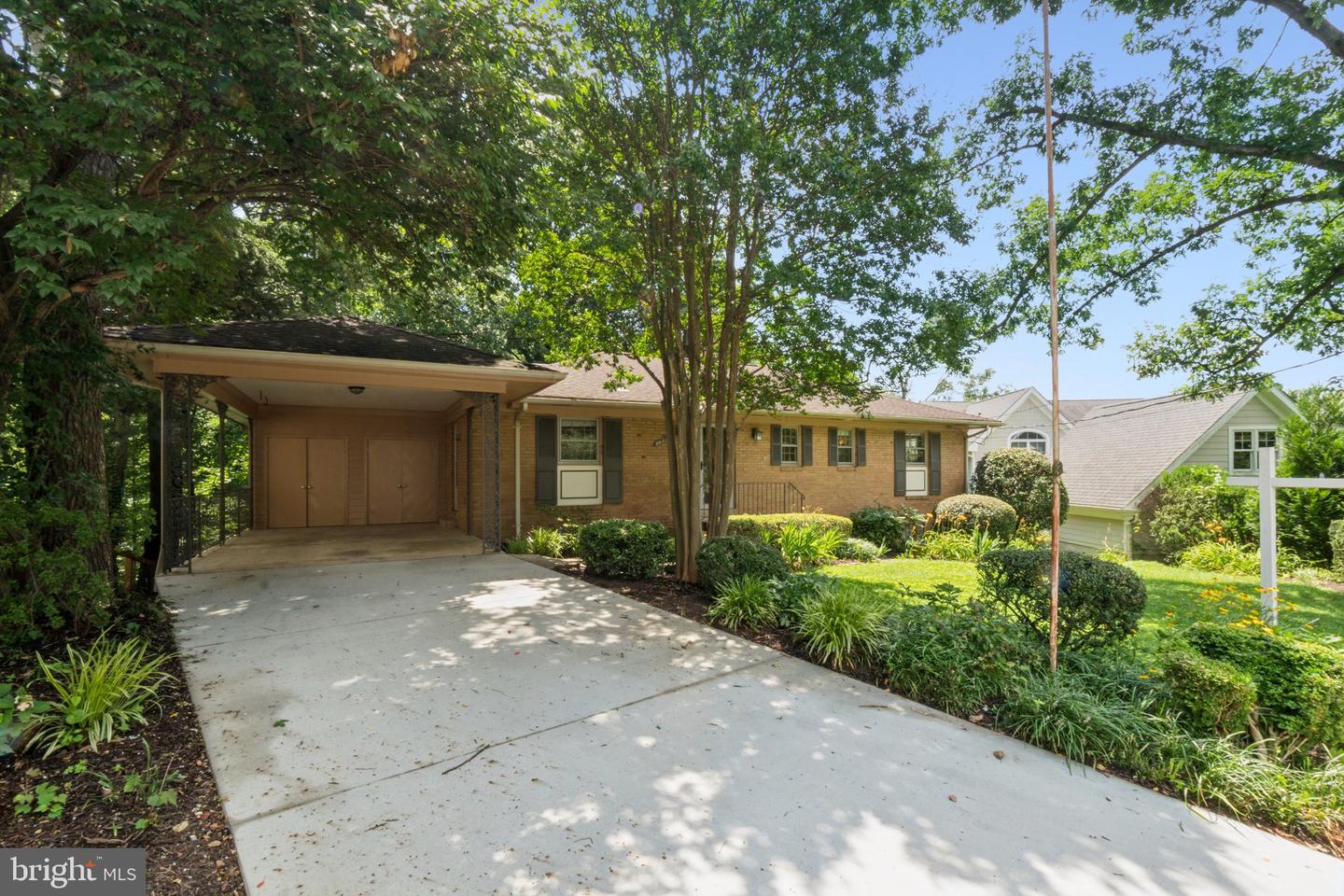 2647 S KENT ST, ARLINGTON, Virginia 22202, 4 Bedrooms Bedrooms, ,3 BathroomsBathrooms,Residential,For sale,2647 S KENT ST,VAAR2060154 MLS # VAAR2060154