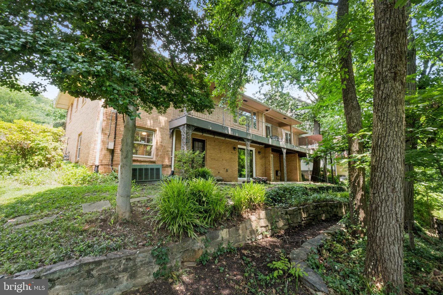 2647 S KENT ST, ARLINGTON, Virginia 22202, 4 Bedrooms Bedrooms, ,3 BathroomsBathrooms,Residential,For sale,2647 S KENT ST,VAAR2060154 MLS # VAAR2060154