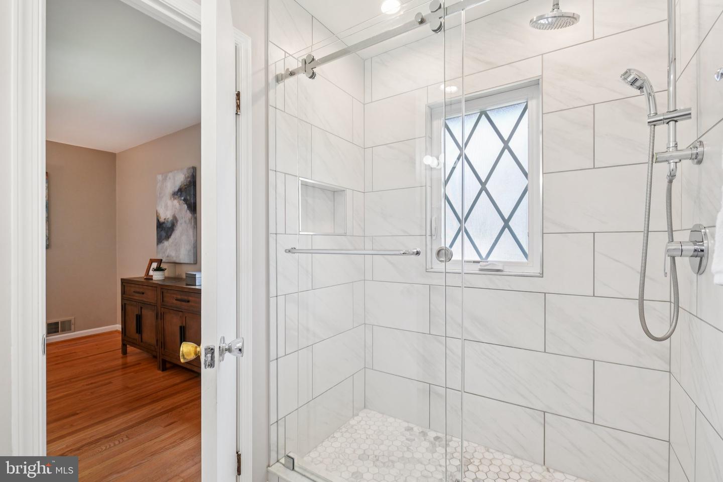 2647 S KENT ST, ARLINGTON, Virginia 22202, 4 Bedrooms Bedrooms, ,3 BathroomsBathrooms,Residential,For sale,2647 S KENT ST,VAAR2060154 MLS # VAAR2060154