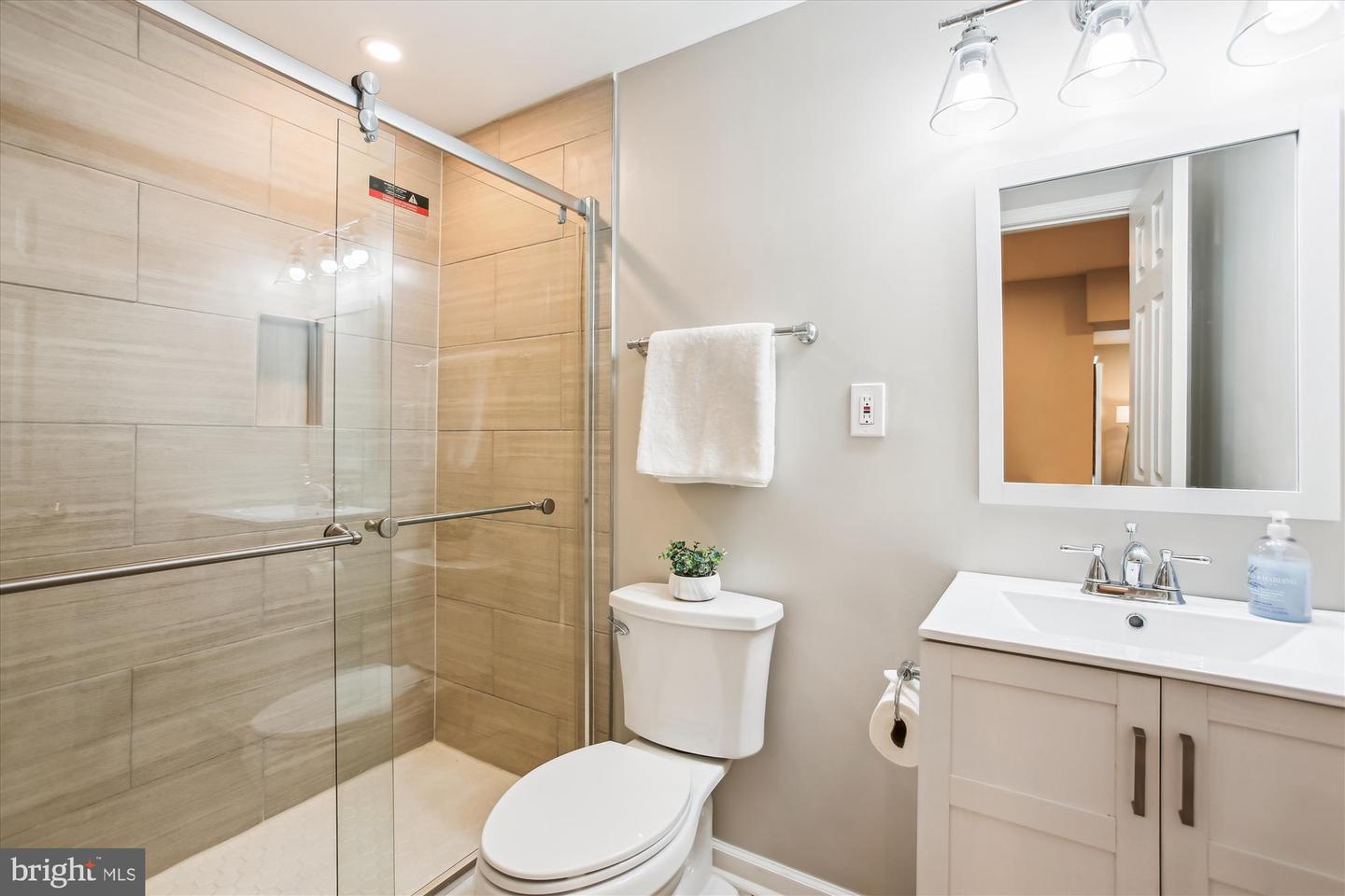 6515 GRETNA GREEN WAY, ALEXANDRIA, Virginia 22312, 4 Bedrooms Bedrooms, ,4 BathroomsBathrooms,Residential,For sale,6515 GRETNA GREEN WAY,VAFX2253466 MLS # VAFX2253466