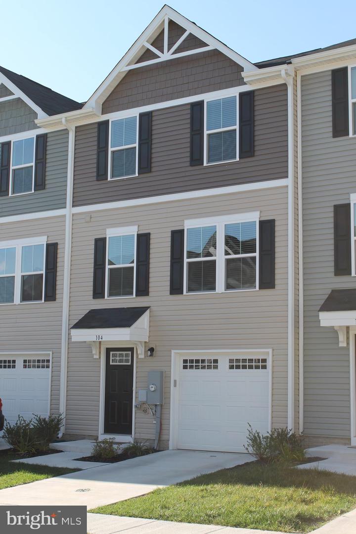 104 REIGN WAY, WINCHESTER, Virginia 22603, 3 Bedrooms Bedrooms, ,2 BathroomsBathrooms,Residential,For sale,104 REIGN WAY,VAFV2035296 MLS # VAFV2035296