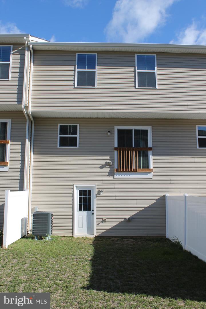 104 REIGN WAY, WINCHESTER, Virginia 22603, 3 Bedrooms Bedrooms, ,2 BathroomsBathrooms,Residential,For sale,104 REIGN WAY,VAFV2035296 MLS # VAFV2035296