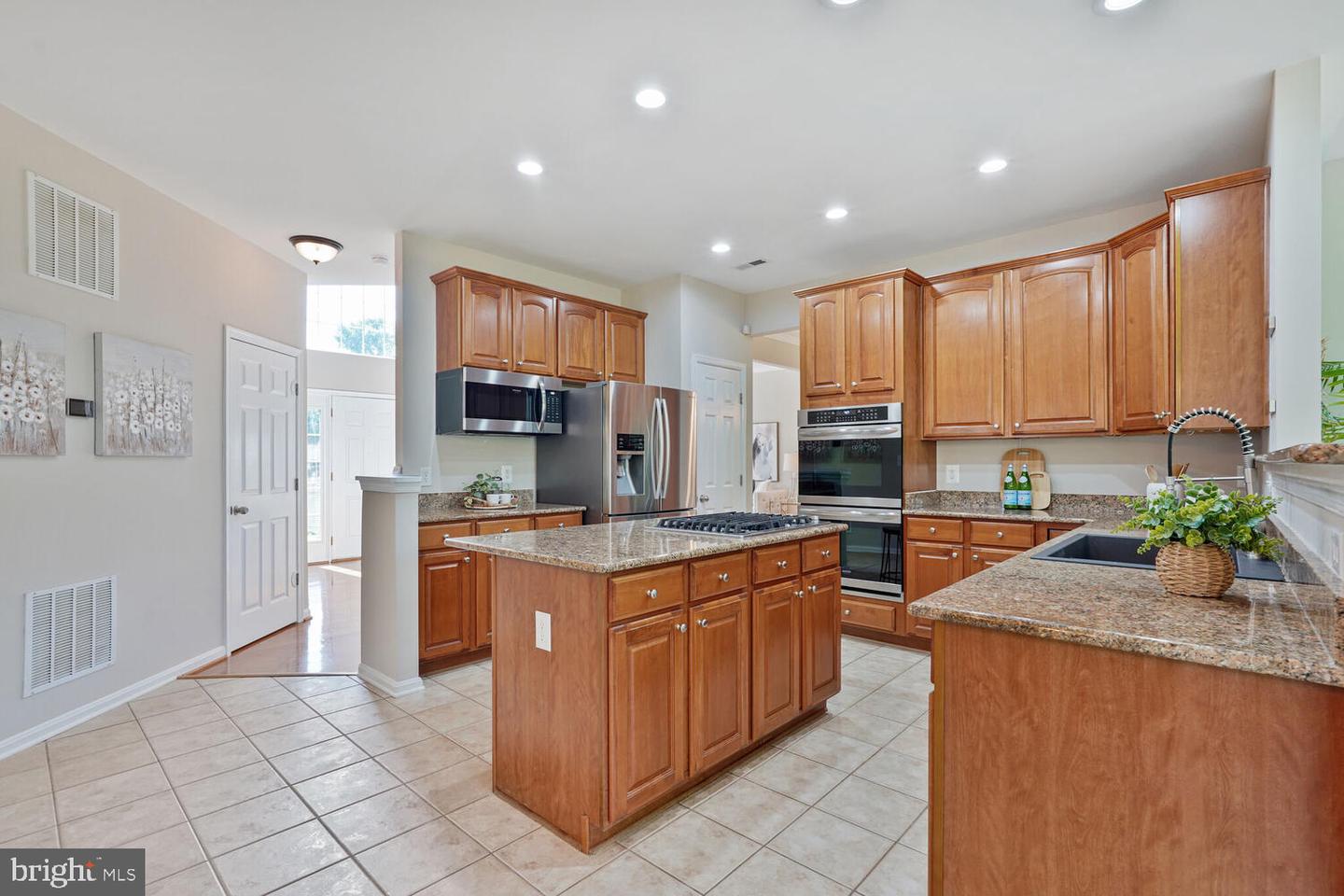 5223 DAYBREAK LN, WOODBRIDGE, Virginia 22193, 6 Bedrooms Bedrooms, ,3 BathroomsBathrooms,Residential,For sale,5223 DAYBREAK LN,VAPW2098618 MLS # VAPW2098618