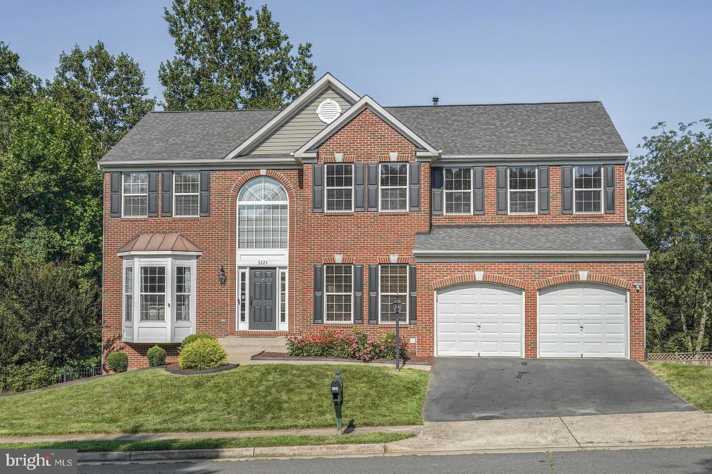 5223 DAYBREAK LN, WOODBRIDGE, Virginia 22193, 6 Bedrooms Bedrooms, ,3 BathroomsBathrooms,Residential,For sale,5223 DAYBREAK LN,VAPW2098618 MLS # VAPW2098618