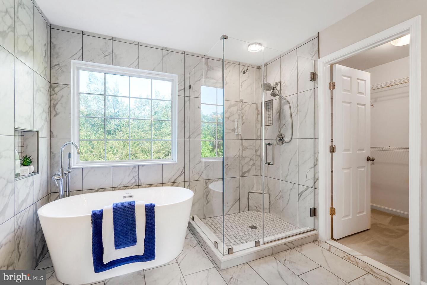 5223 DAYBREAK LN, WOODBRIDGE, Virginia 22193, 6 Bedrooms Bedrooms, ,3 BathroomsBathrooms,Residential,For sale,5223 DAYBREAK LN,VAPW2098618 MLS # VAPW2098618