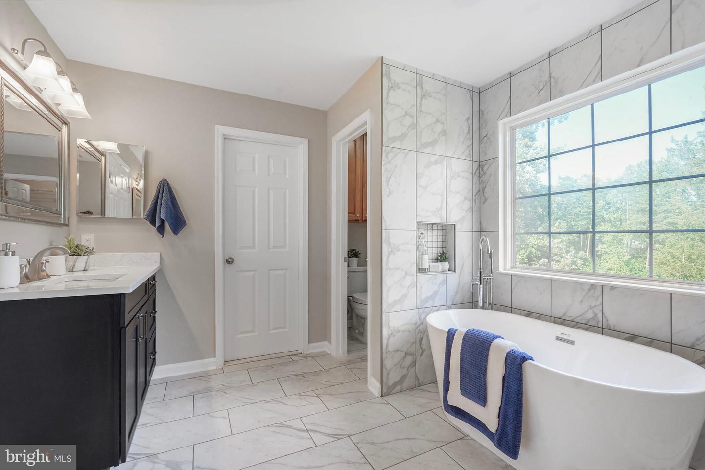 5223 DAYBREAK LN, WOODBRIDGE, Virginia 22193, 6 Bedrooms Bedrooms, ,3 BathroomsBathrooms,Residential,For sale,5223 DAYBREAK LN,VAPW2098618 MLS # VAPW2098618