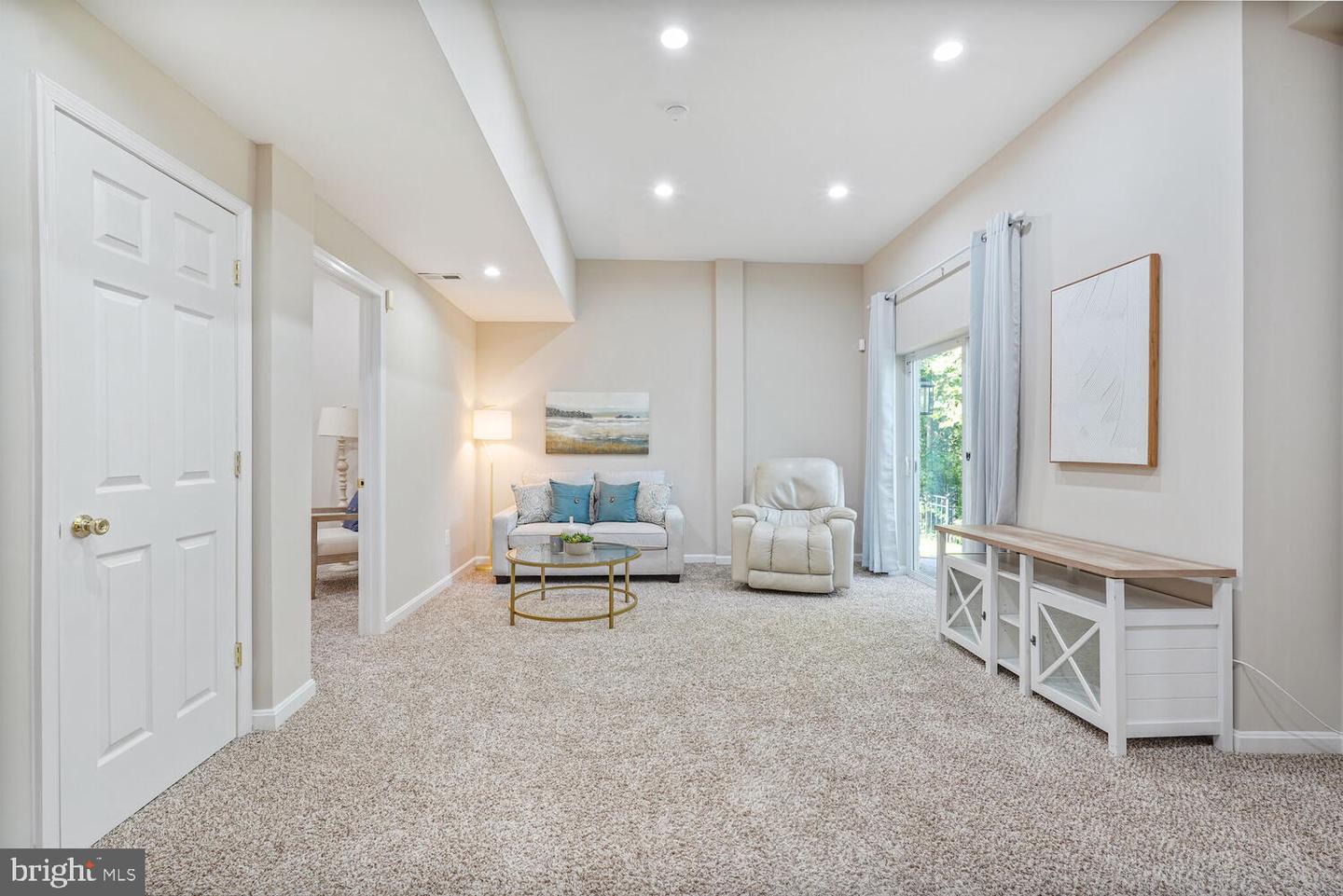 5223 DAYBREAK LN, WOODBRIDGE, Virginia 22193, 6 Bedrooms Bedrooms, ,3 BathroomsBathrooms,Residential,For sale,5223 DAYBREAK LN,VAPW2098618 MLS # VAPW2098618