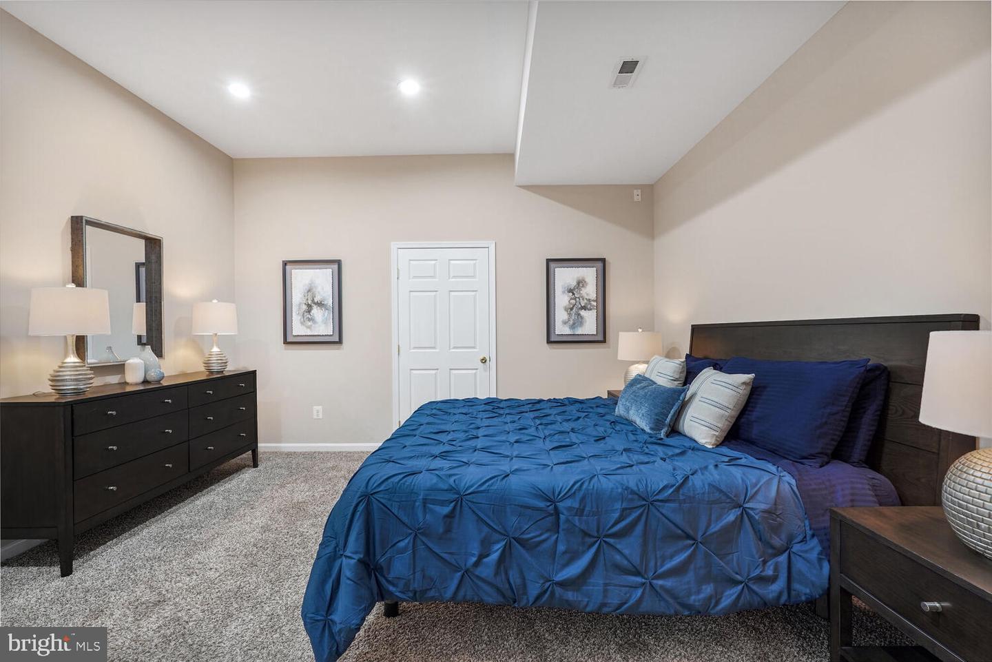 5223 DAYBREAK LN, WOODBRIDGE, Virginia 22193, 6 Bedrooms Bedrooms, ,3 BathroomsBathrooms,Residential,For sale,5223 DAYBREAK LN,VAPW2098618 MLS # VAPW2098618