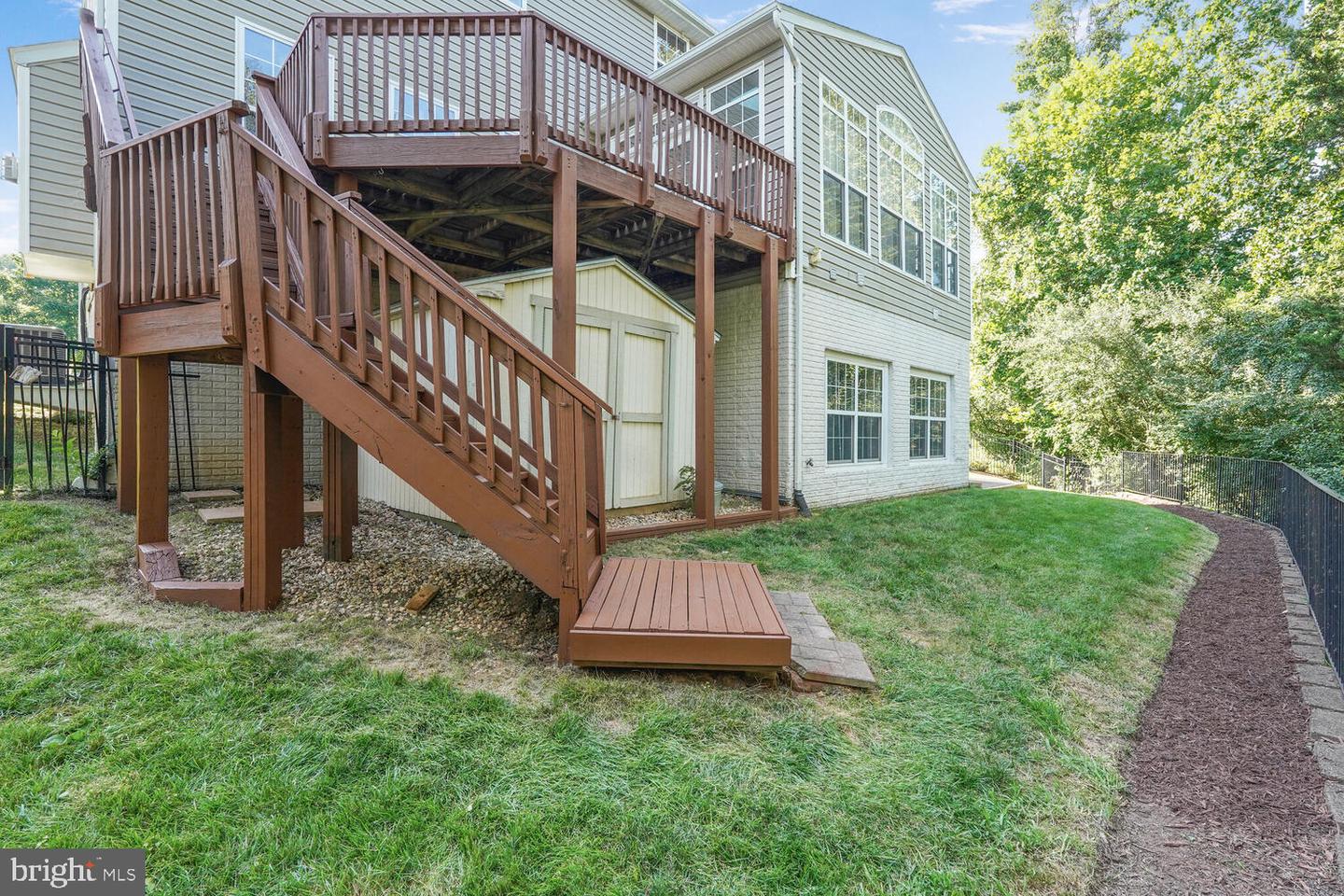 5223 DAYBREAK LN, WOODBRIDGE, Virginia 22193, 6 Bedrooms Bedrooms, ,3 BathroomsBathrooms,Residential,For sale,5223 DAYBREAK LN,VAPW2098618 MLS # VAPW2098618