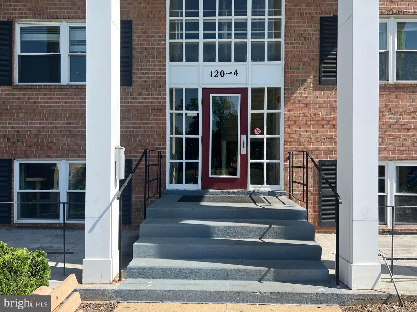 120-4 WASHINGTON ST NE #7, LEESBURG, Virginia 20176, 2 Bedrooms Bedrooms, ,1 BathroomBathrooms,Residential,For sale,120-4 WASHINGTON ST NE #7,VALO2101202 MLS # VALO2101202