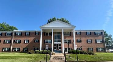 120-4 WASHINGTON ST NE #7, LEESBURG, Virginia 20176, 2 Bedrooms Bedrooms, ,1 BathroomBathrooms,Residential,For sale,120-4 WASHINGTON ST NE #7,VALO2101202 MLS # VALO2101202