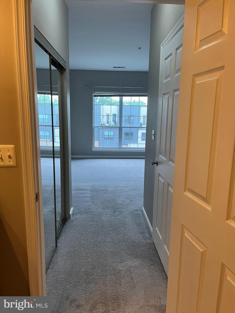 4850 EISENHOWER AVE #427, ALEXANDRIA, Virginia 22304, 2 Bedrooms Bedrooms, ,2 BathroomsBathrooms,Residential,For sale,4850 EISENHOWER AVE #427,VAAX2047198 MLS # VAAX2047198