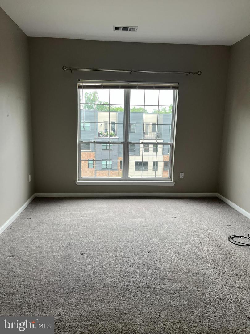 4850 EISENHOWER AVE #427, ALEXANDRIA, Virginia 22304, 2 Bedrooms Bedrooms, ,2 BathroomsBathrooms,Residential,For sale,4850 EISENHOWER AVE #427,VAAX2047198 MLS # VAAX2047198