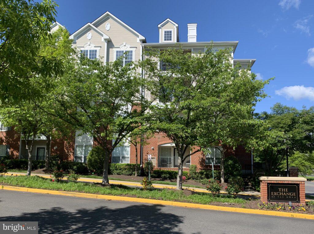 4850 EISENHOWER AVE #427, ALEXANDRIA, Virginia 22304, 2 Bedrooms Bedrooms, ,2 BathroomsBathrooms,Residential,For sale,4850 EISENHOWER AVE #427,VAAX2047198 MLS # VAAX2047198