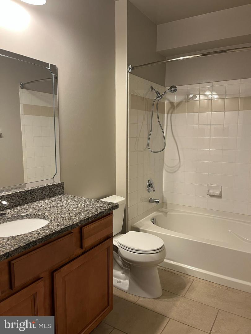 4850 EISENHOWER AVE #427, ALEXANDRIA, Virginia 22304, 2 Bedrooms Bedrooms, ,2 BathroomsBathrooms,Residential,For sale,4850 EISENHOWER AVE #427,VAAX2047198 MLS # VAAX2047198