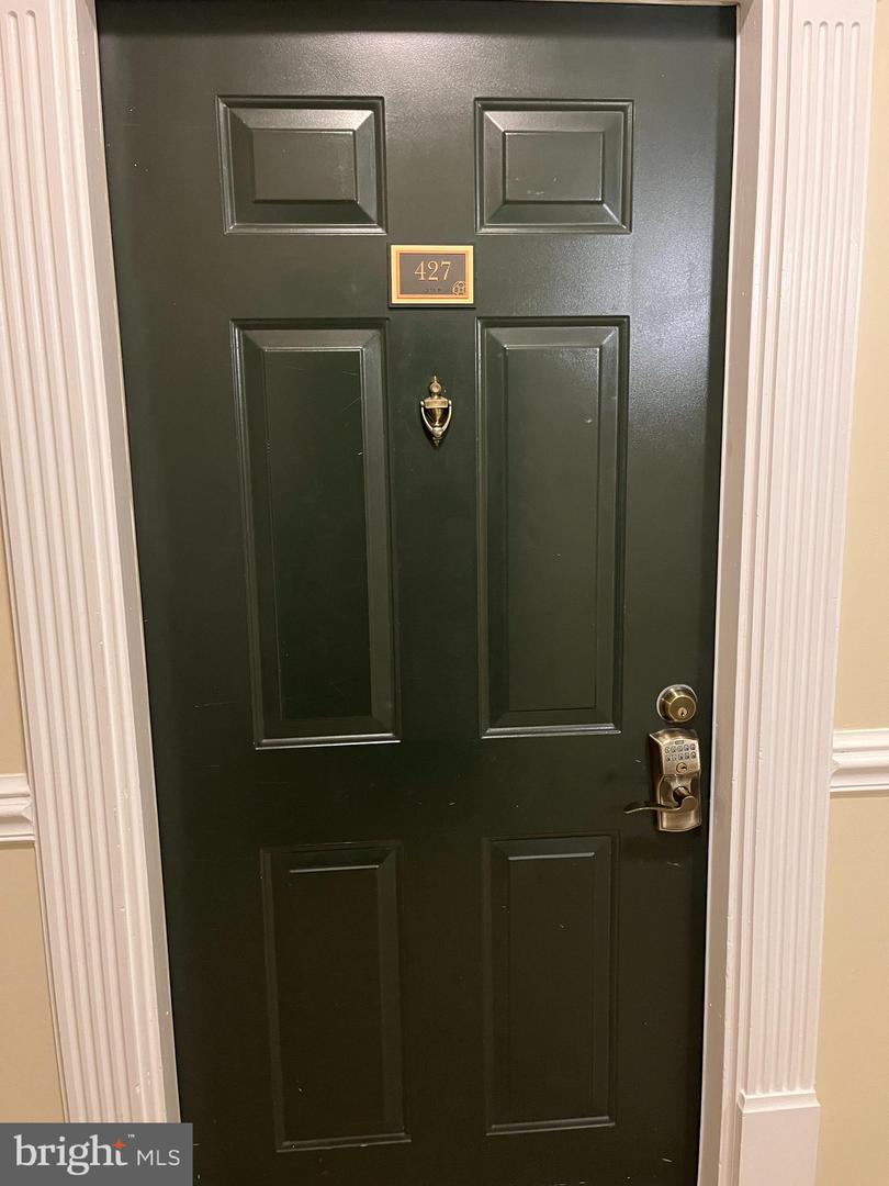 4850 EISENHOWER AVE #427, ALEXANDRIA, Virginia 22304, 2 Bedrooms Bedrooms, ,2 BathroomsBathrooms,Residential,For sale,4850 EISENHOWER AVE #427,VAAX2047198 MLS # VAAX2047198