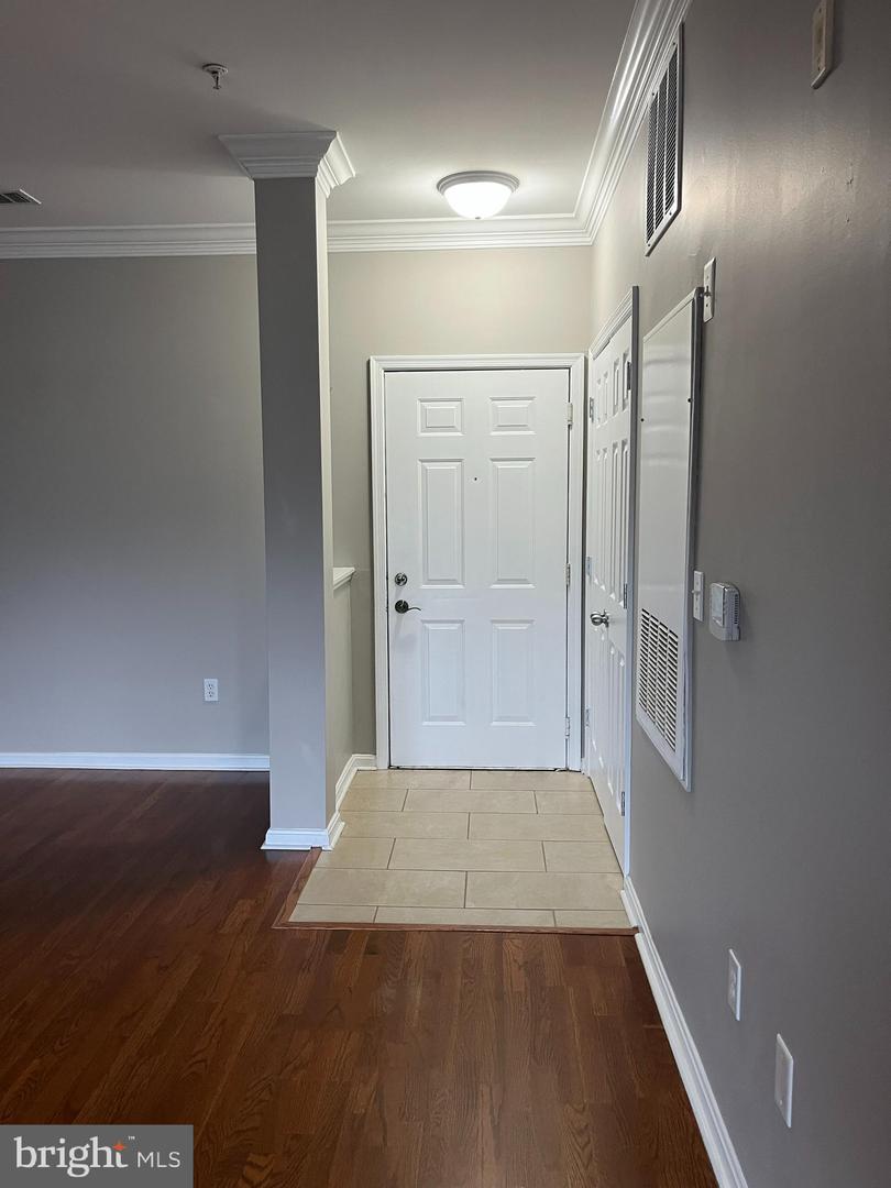 4850 EISENHOWER AVE #427, ALEXANDRIA, Virginia 22304, 2 Bedrooms Bedrooms, ,2 BathroomsBathrooms,Residential,For sale,4850 EISENHOWER AVE #427,VAAX2047198 MLS # VAAX2047198