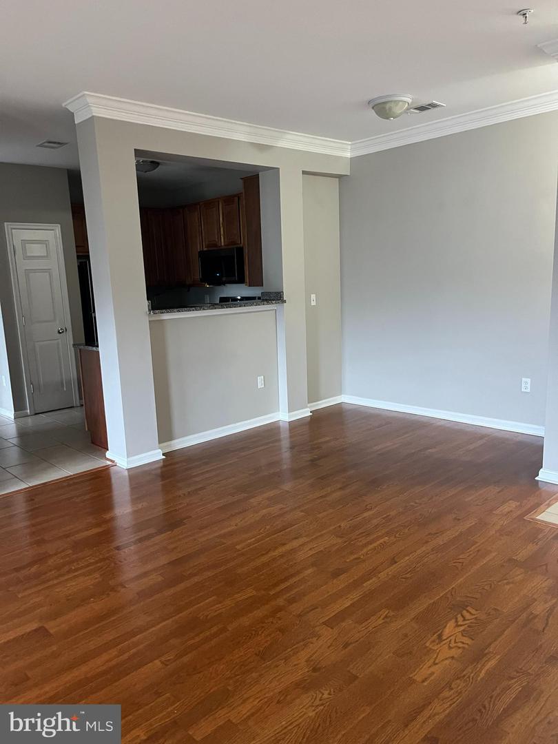 4850 EISENHOWER AVE #427, ALEXANDRIA, Virginia 22304, 2 Bedrooms Bedrooms, ,2 BathroomsBathrooms,Residential,For sale,4850 EISENHOWER AVE #427,VAAX2047198 MLS # VAAX2047198