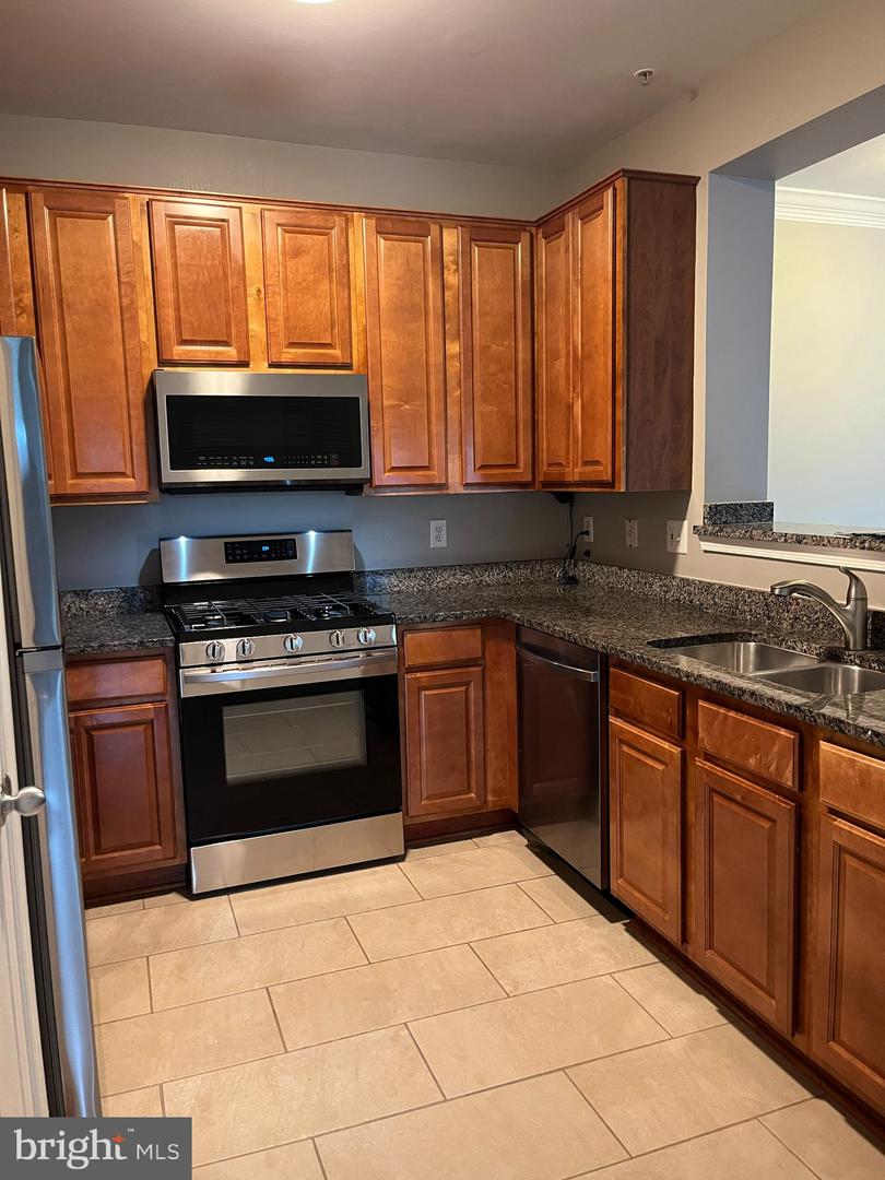 4850 EISENHOWER AVE #427, ALEXANDRIA, Virginia 22304, 2 Bedrooms Bedrooms, ,2 BathroomsBathrooms,Residential,For sale,4850 EISENHOWER AVE #427,VAAX2047198 MLS # VAAX2047198