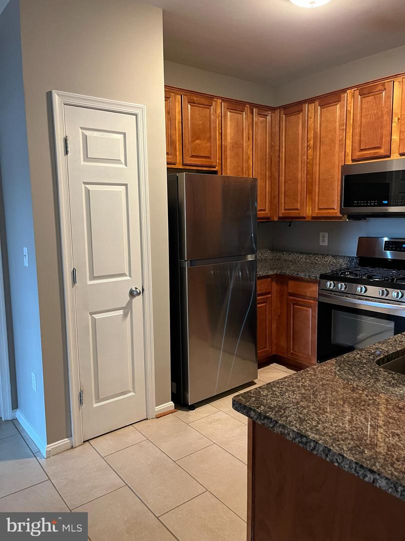 4850 EISENHOWER AVE #427, ALEXANDRIA, Virginia 22304, 2 Bedrooms Bedrooms, ,2 BathroomsBathrooms,Residential,For sale,4850 EISENHOWER AVE #427,VAAX2047198 MLS # VAAX2047198