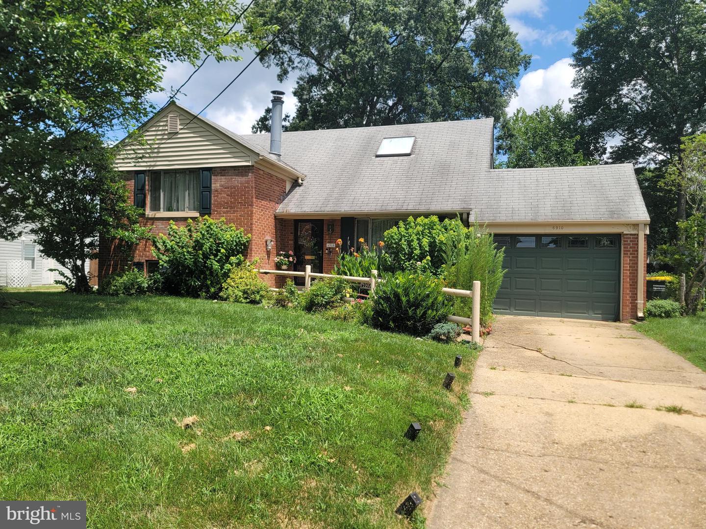 6910 GILBERT ST, SPRINGFIELD, Virginia 22150, 3 Bedrooms Bedrooms, 7 Rooms Rooms,2 BathroomsBathrooms,Residential,For sale,6910 GILBERT ST,VAFX2253464 MLS # VAFX2253464