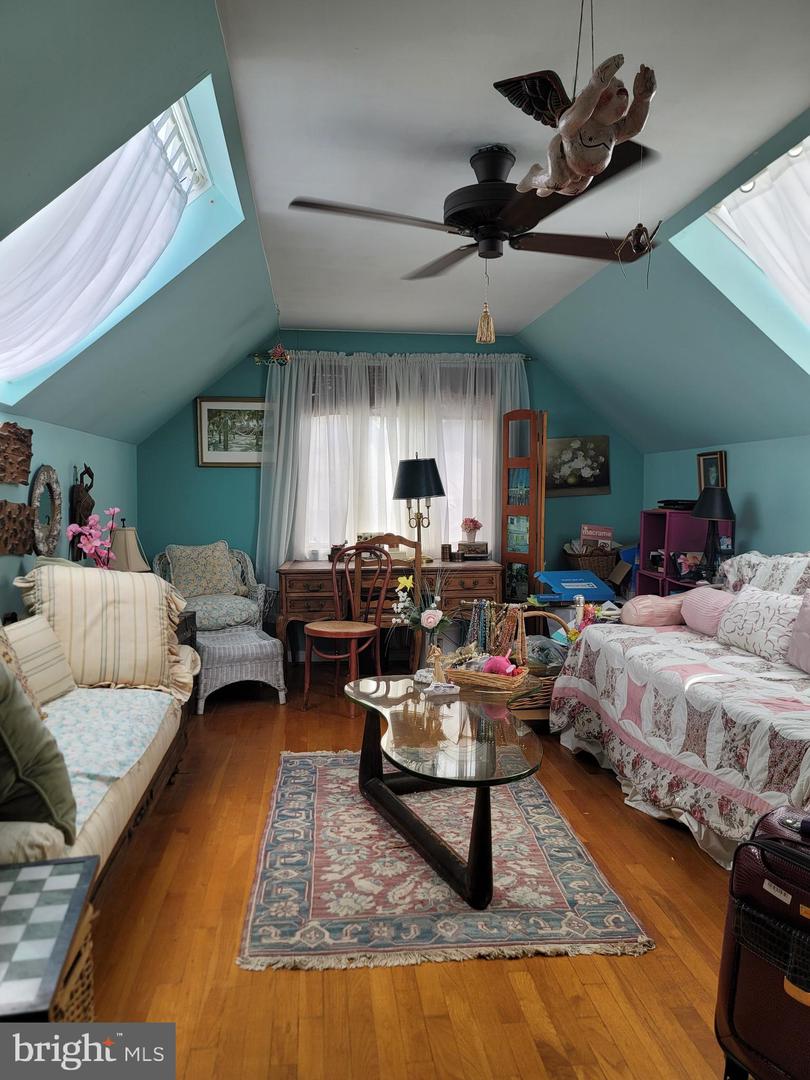 6910 GILBERT ST, SPRINGFIELD, Virginia 22150, 3 Bedrooms Bedrooms, 7 Rooms Rooms,2 BathroomsBathrooms,Residential,For sale,6910 GILBERT ST,VAFX2253464 MLS # VAFX2253464
