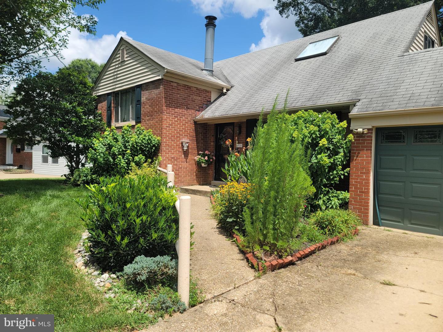 6910 GILBERT ST, SPRINGFIELD, Virginia 22150, 3 Bedrooms Bedrooms, 7 Rooms Rooms,2 BathroomsBathrooms,Residential,For sale,6910 GILBERT ST,VAFX2253464 MLS # VAFX2253464