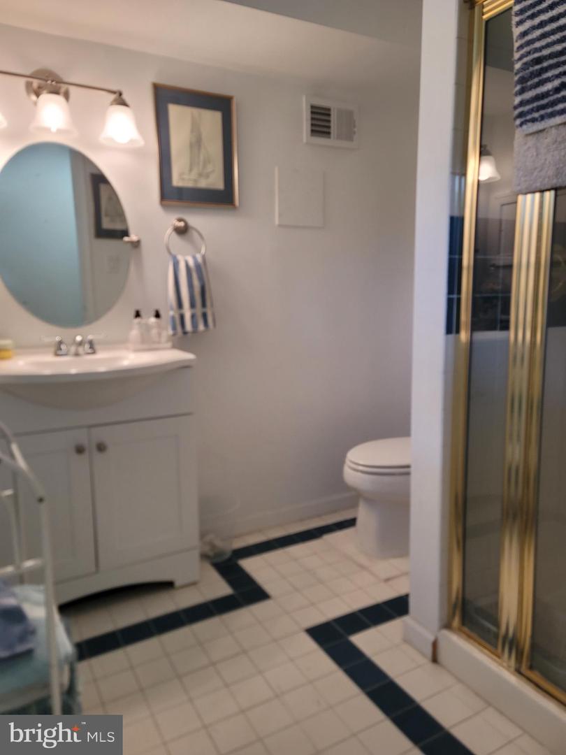 6910 GILBERT ST, SPRINGFIELD, Virginia 22150, 3 Bedrooms Bedrooms, 7 Rooms Rooms,2 BathroomsBathrooms,Residential,For sale,6910 GILBERT ST,VAFX2253464 MLS # VAFX2253464
