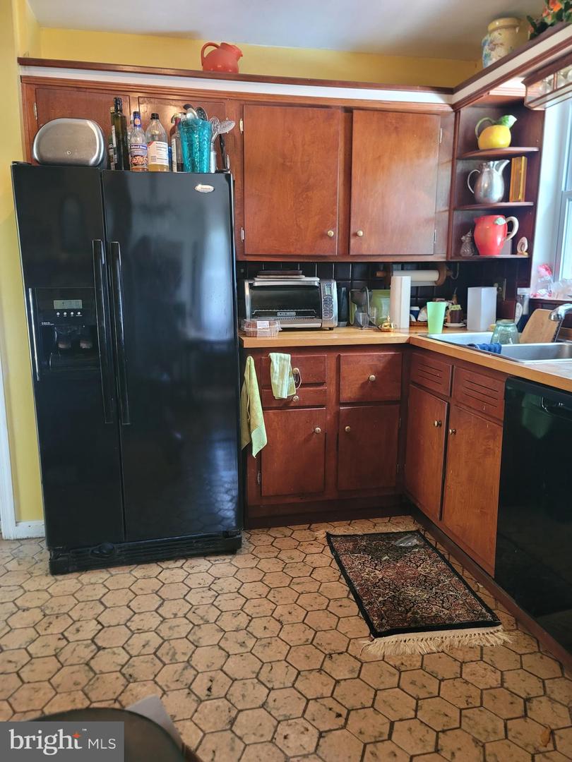 6910 GILBERT ST, SPRINGFIELD, Virginia 22150, 3 Bedrooms Bedrooms, 7 Rooms Rooms,2 BathroomsBathrooms,Residential,For sale,6910 GILBERT ST,VAFX2253464 MLS # VAFX2253464