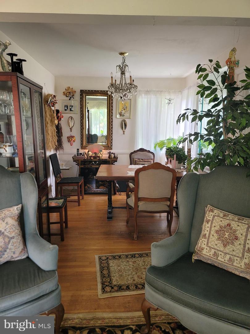 6910 GILBERT ST, SPRINGFIELD, Virginia 22150, 3 Bedrooms Bedrooms, 7 Rooms Rooms,2 BathroomsBathrooms,Residential,For sale,6910 GILBERT ST,VAFX2253464 MLS # VAFX2253464