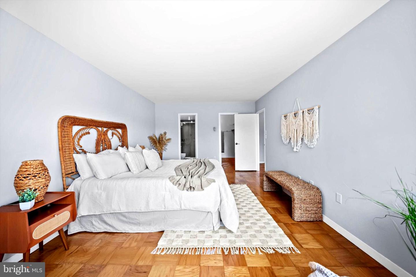 3001 VEAZEY TER NW #710, WASHINGTON, District Of Columbia 20008, 2 Bedrooms Bedrooms, ,2 BathroomsBathrooms,Residential,For sale,3001 VEAZEY TER NW #710,DCDC2209046 MLS # DCDC2209046