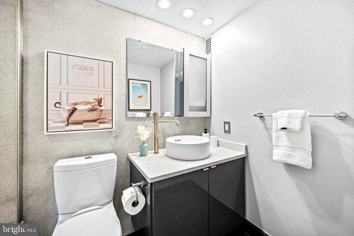 3001 VEAZEY TER NW #710, WASHINGTON, District Of Columbia 20008, 2 Bedrooms Bedrooms, ,2 BathroomsBathrooms,Residential,For sale,3001 VEAZEY TER NW #710,DCDC2209046 MLS # DCDC2209046