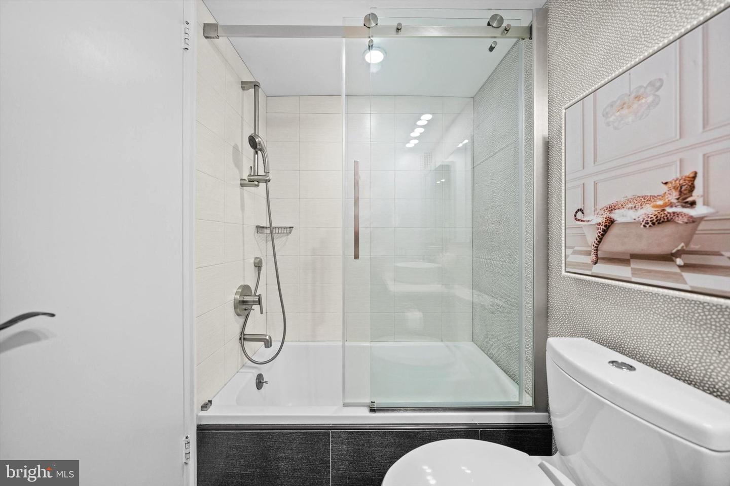 3001 VEAZEY TER NW #710, WASHINGTON, District Of Columbia 20008, 2 Bedrooms Bedrooms, ,2 BathroomsBathrooms,Residential,For sale,3001 VEAZEY TER NW #710,DCDC2209046 MLS # DCDC2209046