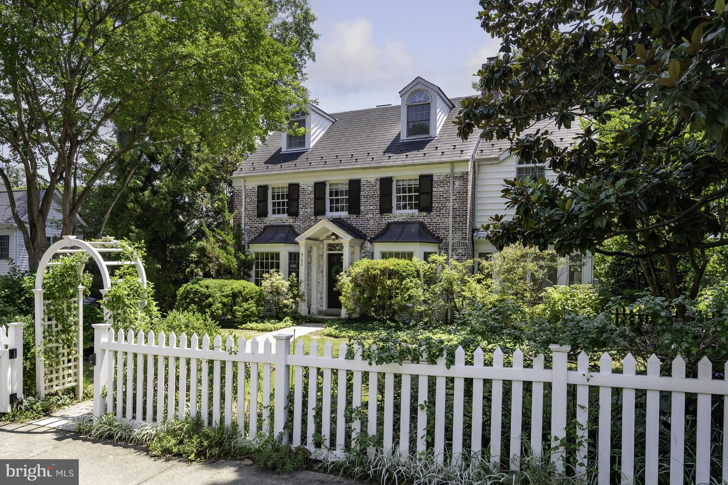 6103 WOODMONT RD, ALEXANDRIA, Virginia 22307, 5 Bedrooms Bedrooms, ,4 BathroomsBathrooms,Residential,For sale,6103 WOODMONT RD,VAFX2253522 MLS # VAFX2253522