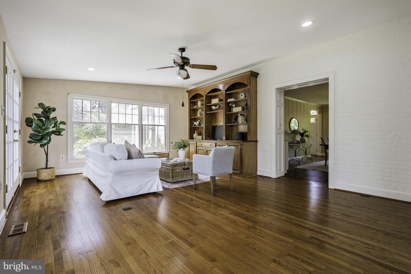 6103 WOODMONT RD, ALEXANDRIA, Virginia 22307, 5 Bedrooms Bedrooms, ,4 BathroomsBathrooms,Residential,For sale,6103 WOODMONT RD,VAFX2253522 MLS # VAFX2253522
