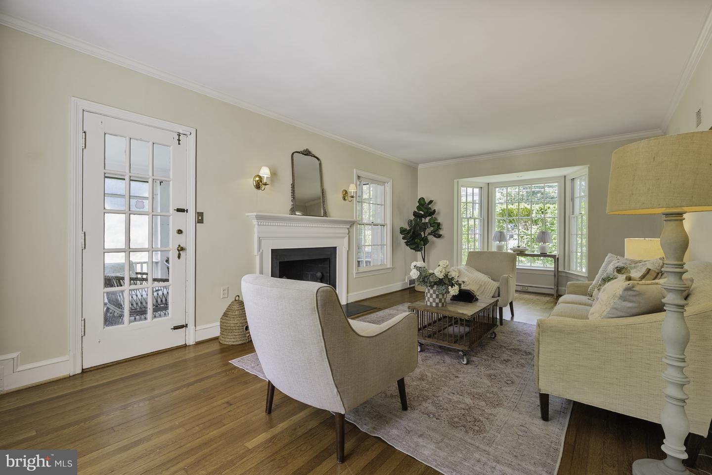 6103 WOODMONT RD, ALEXANDRIA, Virginia 22307, 5 Bedrooms Bedrooms, ,4 BathroomsBathrooms,Residential,For sale,6103 WOODMONT RD,VAFX2253522 MLS # VAFX2253522
