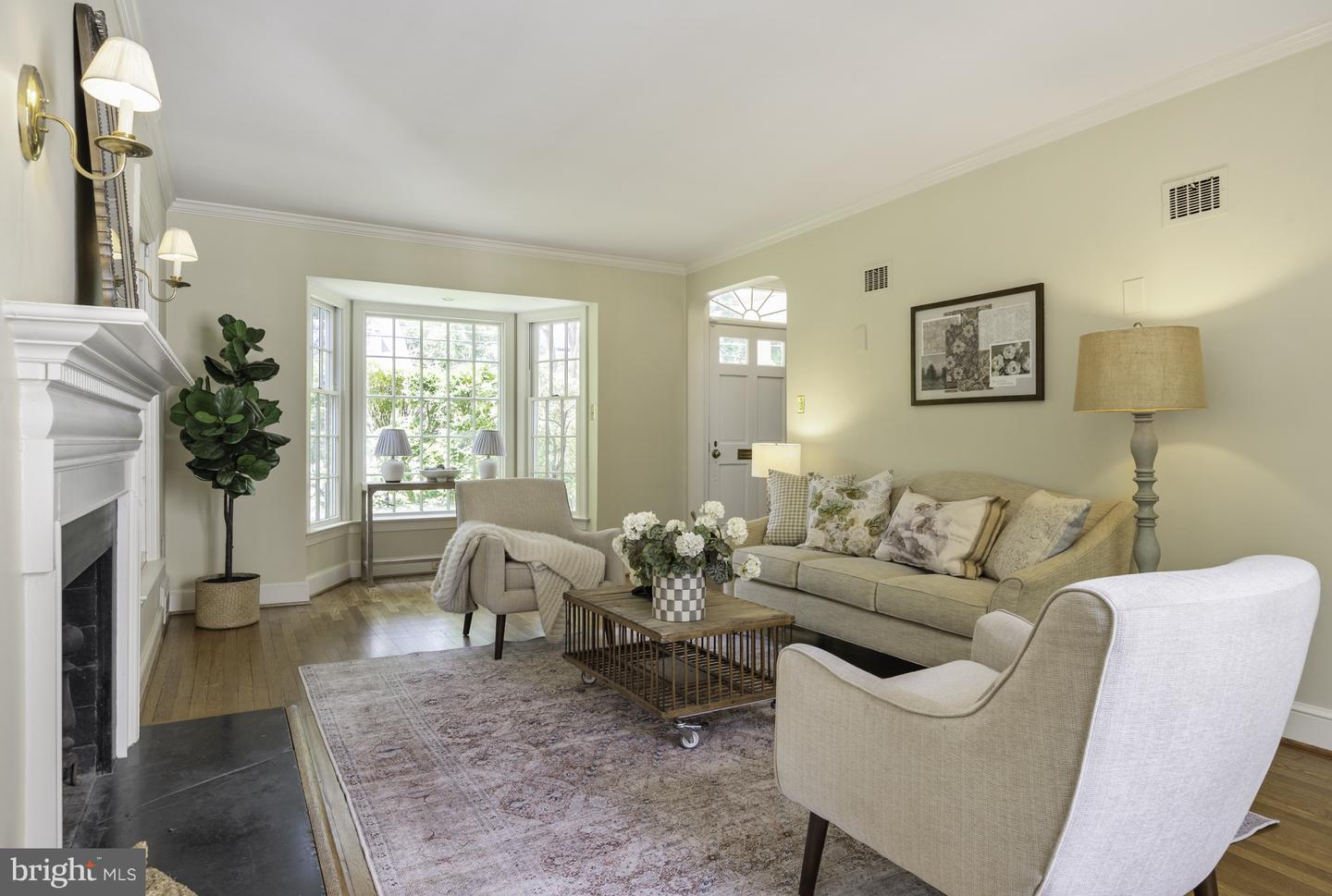 6103 WOODMONT RD, ALEXANDRIA, Virginia 22307, 5 Bedrooms Bedrooms, ,4 BathroomsBathrooms,Residential,For sale,6103 WOODMONT RD,VAFX2253522 MLS # VAFX2253522