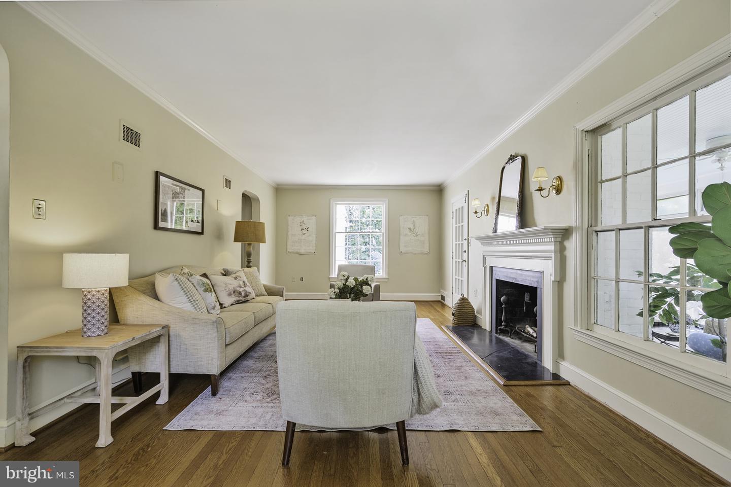 6103 WOODMONT RD, ALEXANDRIA, Virginia 22307, 5 Bedrooms Bedrooms, ,4 BathroomsBathrooms,Residential,For sale,6103 WOODMONT RD,VAFX2253522 MLS # VAFX2253522
