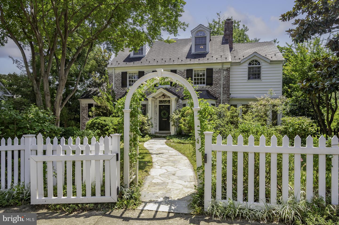 6103 WOODMONT RD, ALEXANDRIA, Virginia 22307, 5 Bedrooms Bedrooms, ,4 BathroomsBathrooms,Residential,For sale,6103 WOODMONT RD,VAFX2253522 MLS # VAFX2253522