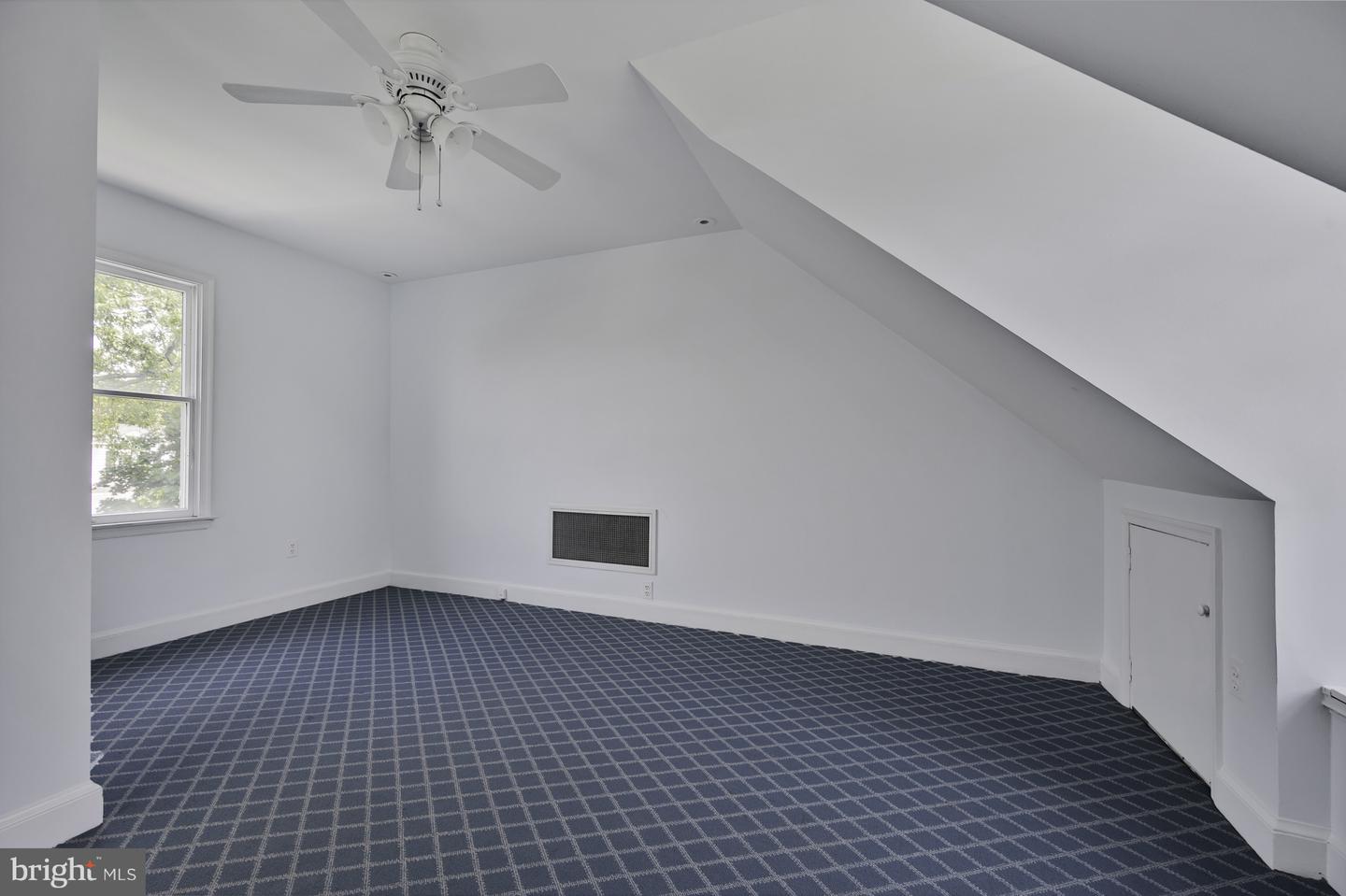 6103 WOODMONT RD, ALEXANDRIA, Virginia 22307, 5 Bedrooms Bedrooms, ,4 BathroomsBathrooms,Residential,For sale,6103 WOODMONT RD,VAFX2253522 MLS # VAFX2253522