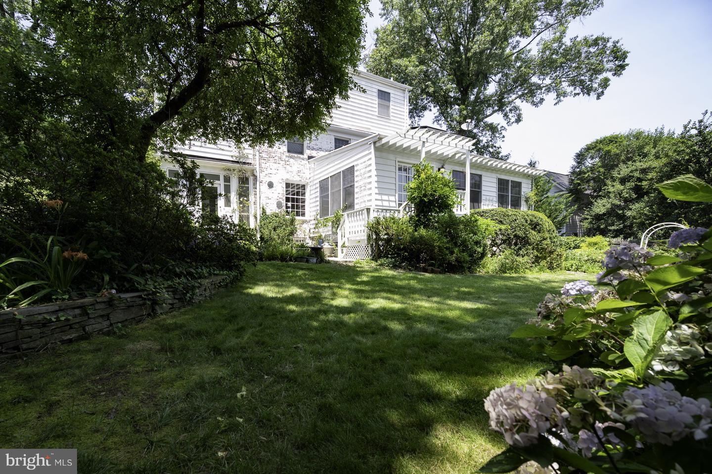 6103 WOODMONT RD, ALEXANDRIA, Virginia 22307, 5 Bedrooms Bedrooms, ,4 BathroomsBathrooms,Residential,For sale,6103 WOODMONT RD,VAFX2253522 MLS # VAFX2253522