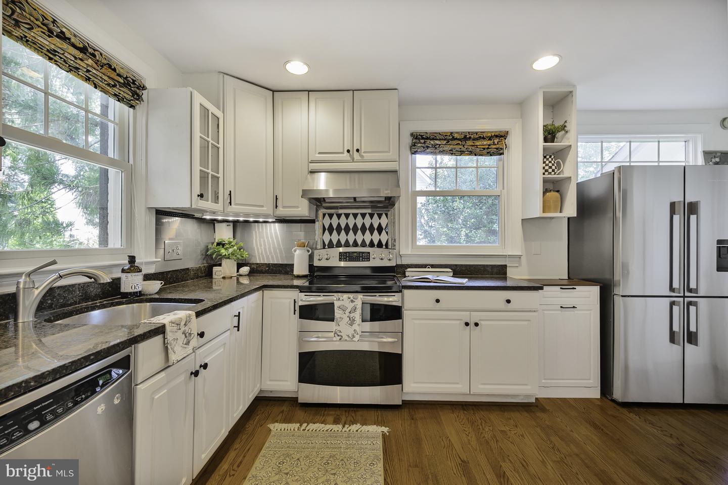6103 WOODMONT RD, ALEXANDRIA, Virginia 22307, 5 Bedrooms Bedrooms, ,4 BathroomsBathrooms,Residential,For sale,6103 WOODMONT RD,VAFX2253522 MLS # VAFX2253522