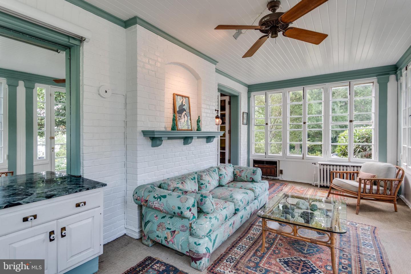 206 N VIEW TER, ALEXANDRIA, Virginia 22301, 4 Bedrooms Bedrooms, ,3 BathroomsBathrooms,Residential,For sale,206 N VIEW TER,VAAX2047250 MLS # VAAX2047250