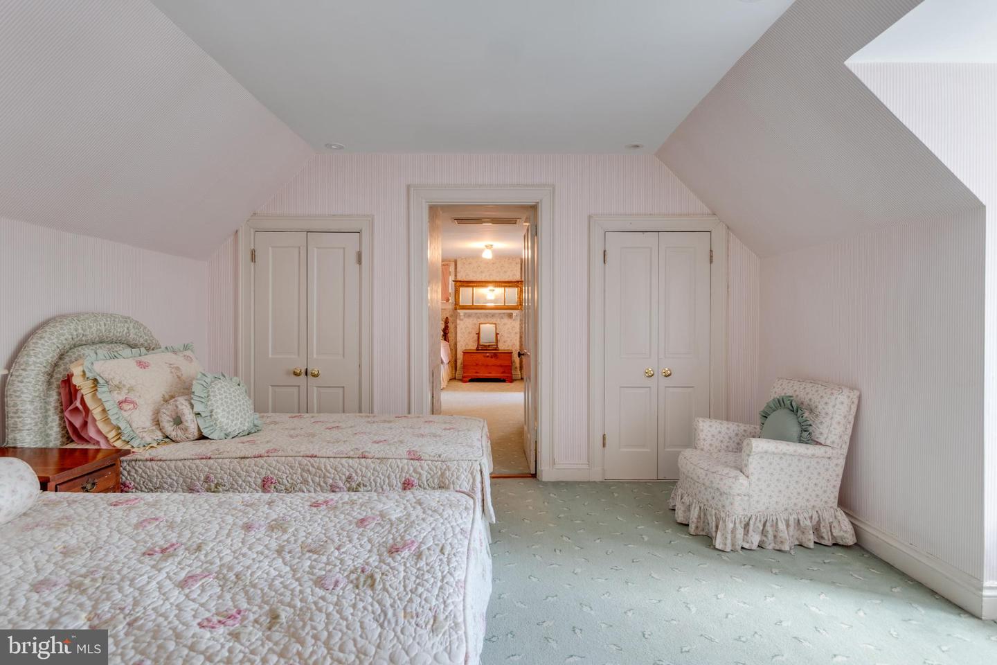206 N VIEW TER, ALEXANDRIA, Virginia 22301, 4 Bedrooms Bedrooms, ,3 BathroomsBathrooms,Residential,For sale,206 N VIEW TER,VAAX2047250 MLS # VAAX2047250