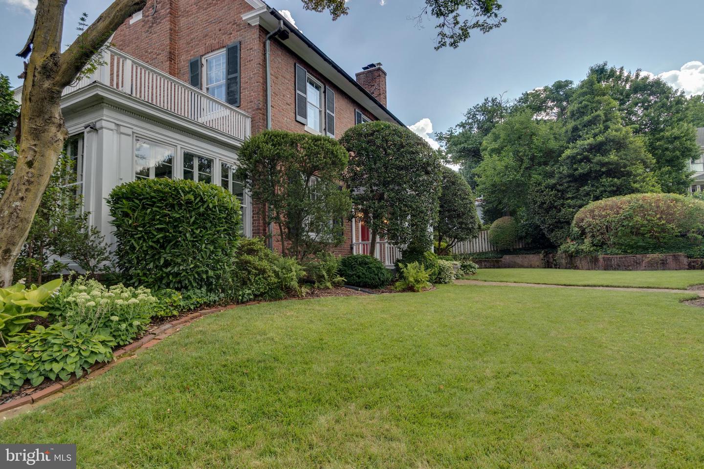 206 N VIEW TER, ALEXANDRIA, Virginia 22301, 4 Bedrooms Bedrooms, ,3 BathroomsBathrooms,Residential,For sale,206 N VIEW TER,VAAX2047250 MLS # VAAX2047250