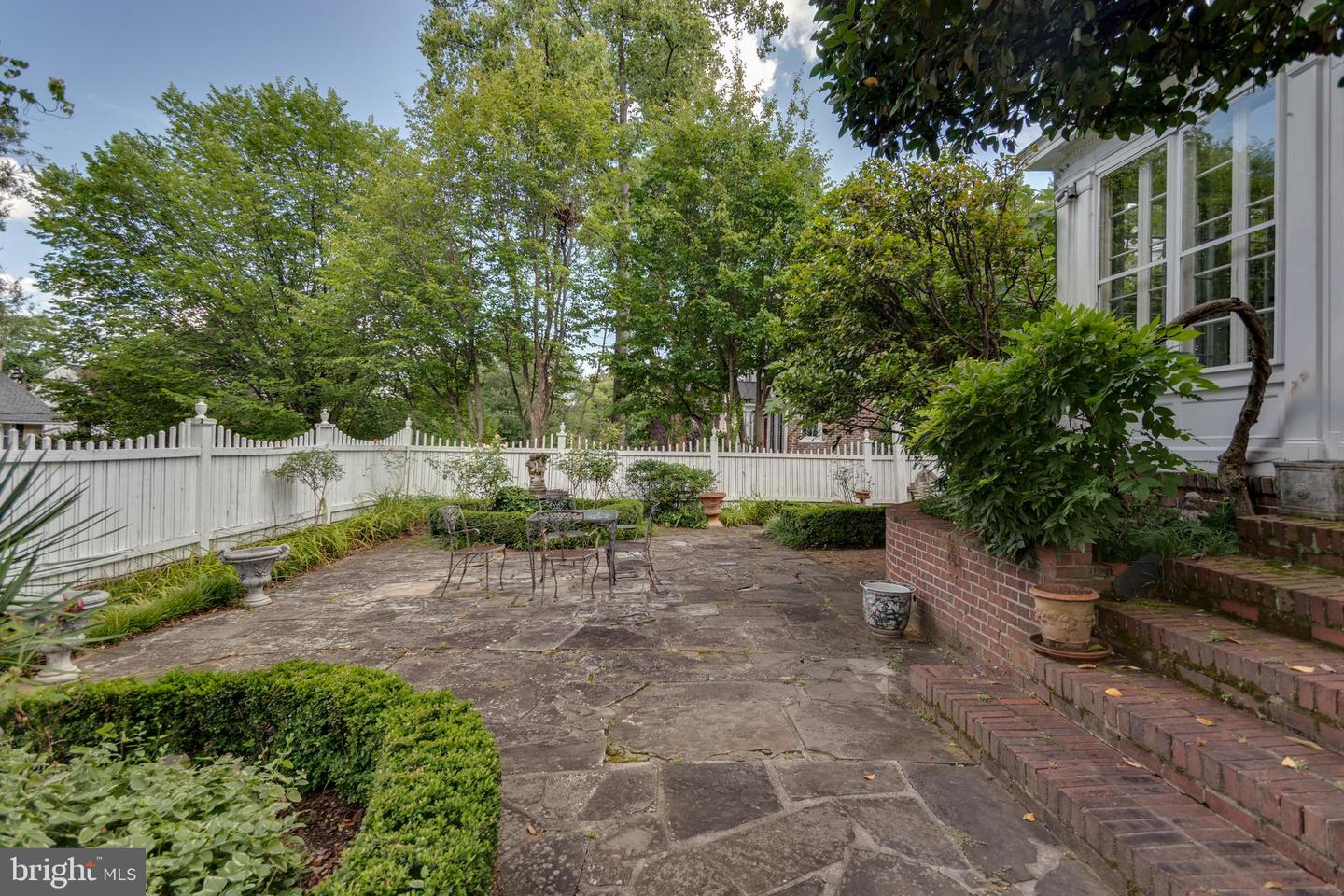 206 N VIEW TER, ALEXANDRIA, Virginia 22301, 4 Bedrooms Bedrooms, ,3 BathroomsBathrooms,Residential,For sale,206 N VIEW TER,VAAX2047250 MLS # VAAX2047250