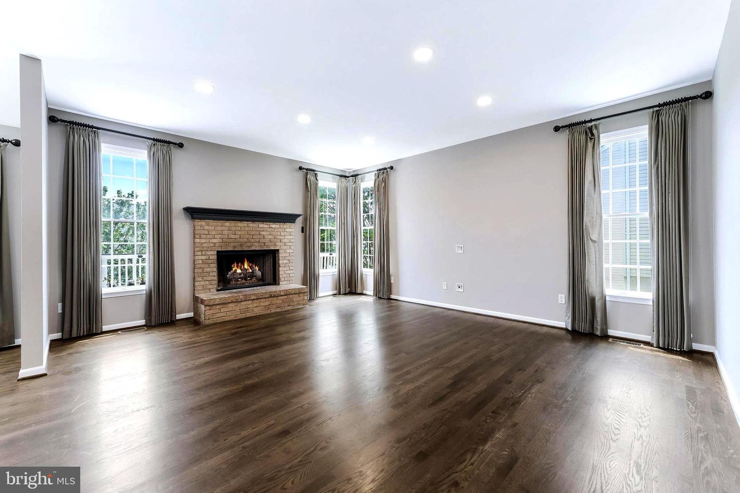 20152 BOXWOOD PL, ASHBURN, Virginia 20147, 4 Bedrooms Bedrooms, ,3 BathroomsBathrooms,Residential,For sale,20152 BOXWOOD PL,VALO2101372 MLS # VALO2101372