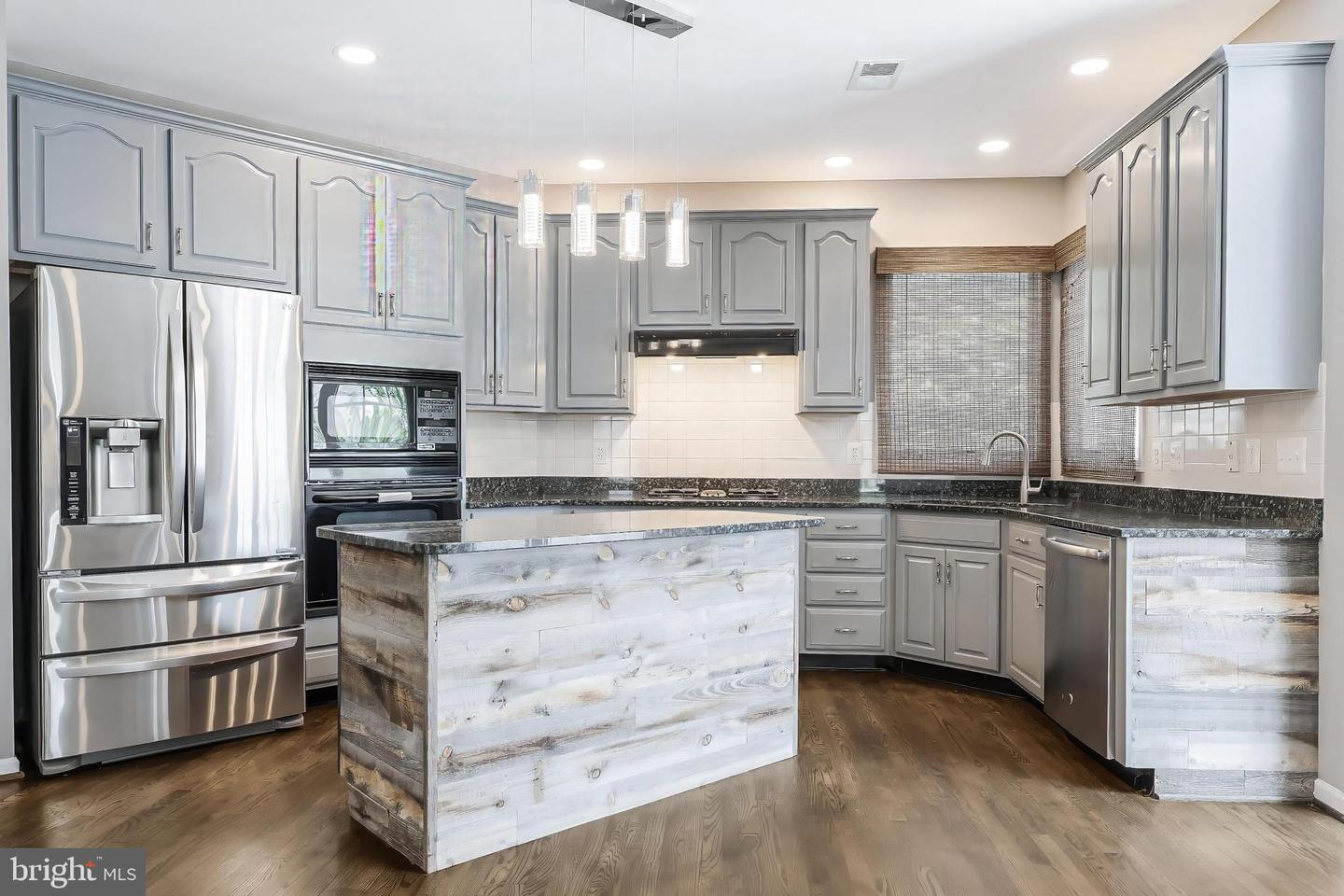 20152 BOXWOOD PL, ASHBURN, Virginia 20147, 4 Bedrooms Bedrooms, ,3 BathroomsBathrooms,Residential,For sale,20152 BOXWOOD PL,VALO2101372 MLS # VALO2101372