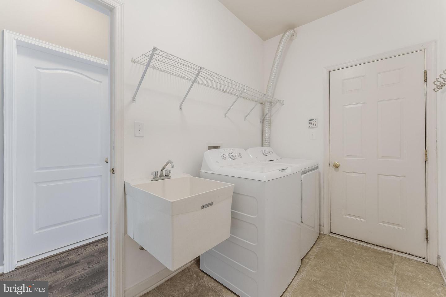 20152 BOXWOOD PL, ASHBURN, Virginia 20147, 4 Bedrooms Bedrooms, ,3 BathroomsBathrooms,Residential,For sale,20152 BOXWOOD PL,VALO2101372 MLS # VALO2101372